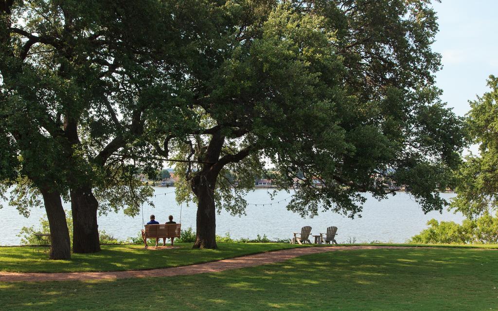 Inn On Lake Granbury Zewnętrze zdjęcie